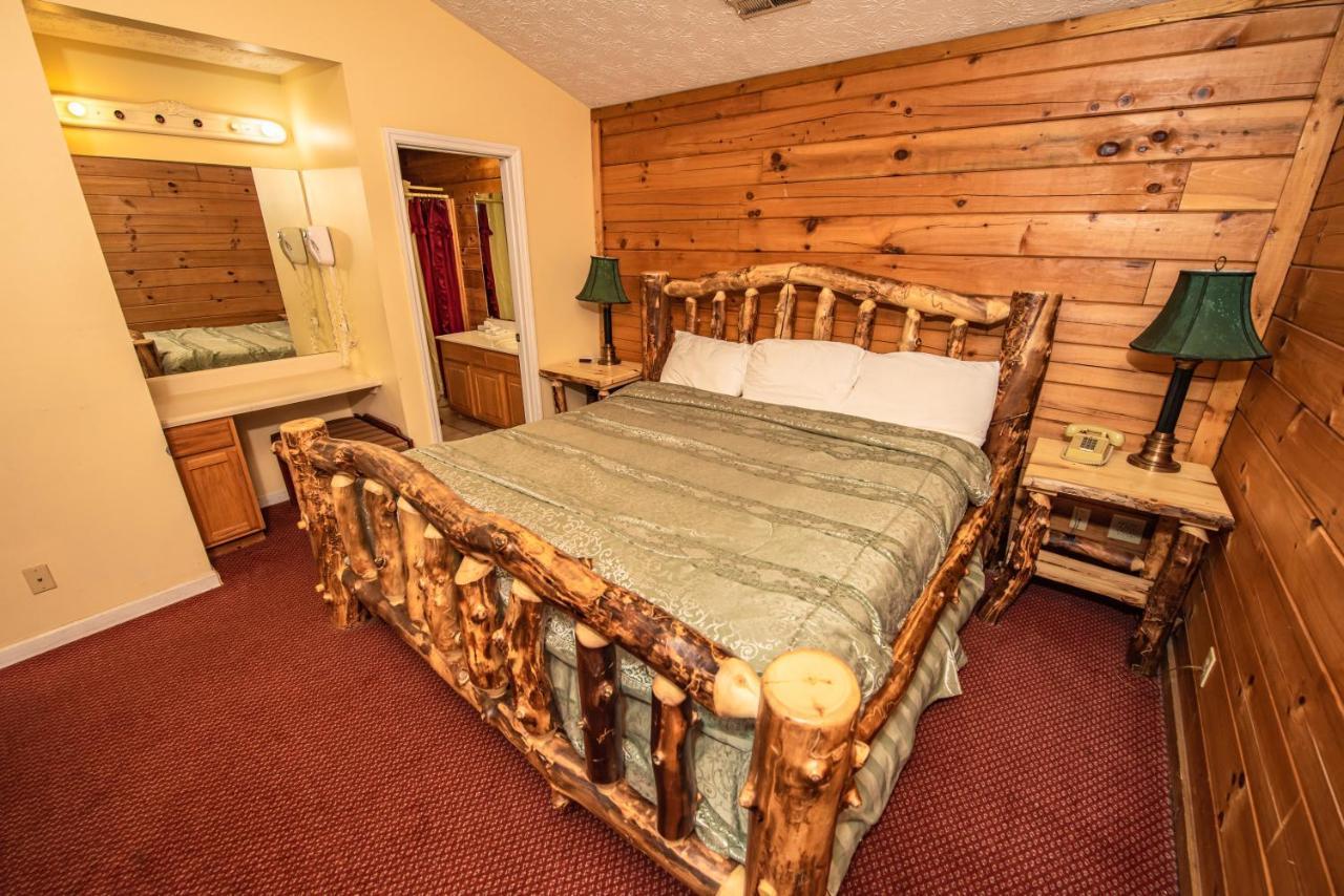 Cabin Close To Parkway Rd With River View Pigeon Forge Ngoại thất bức ảnh