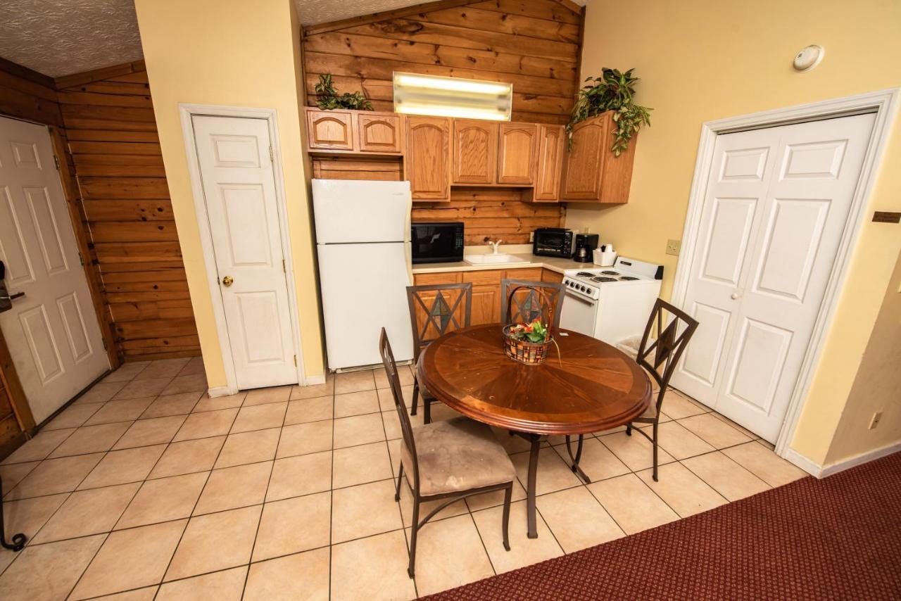 Cabin Close To Parkway Rd With River View Pigeon Forge Ngoại thất bức ảnh