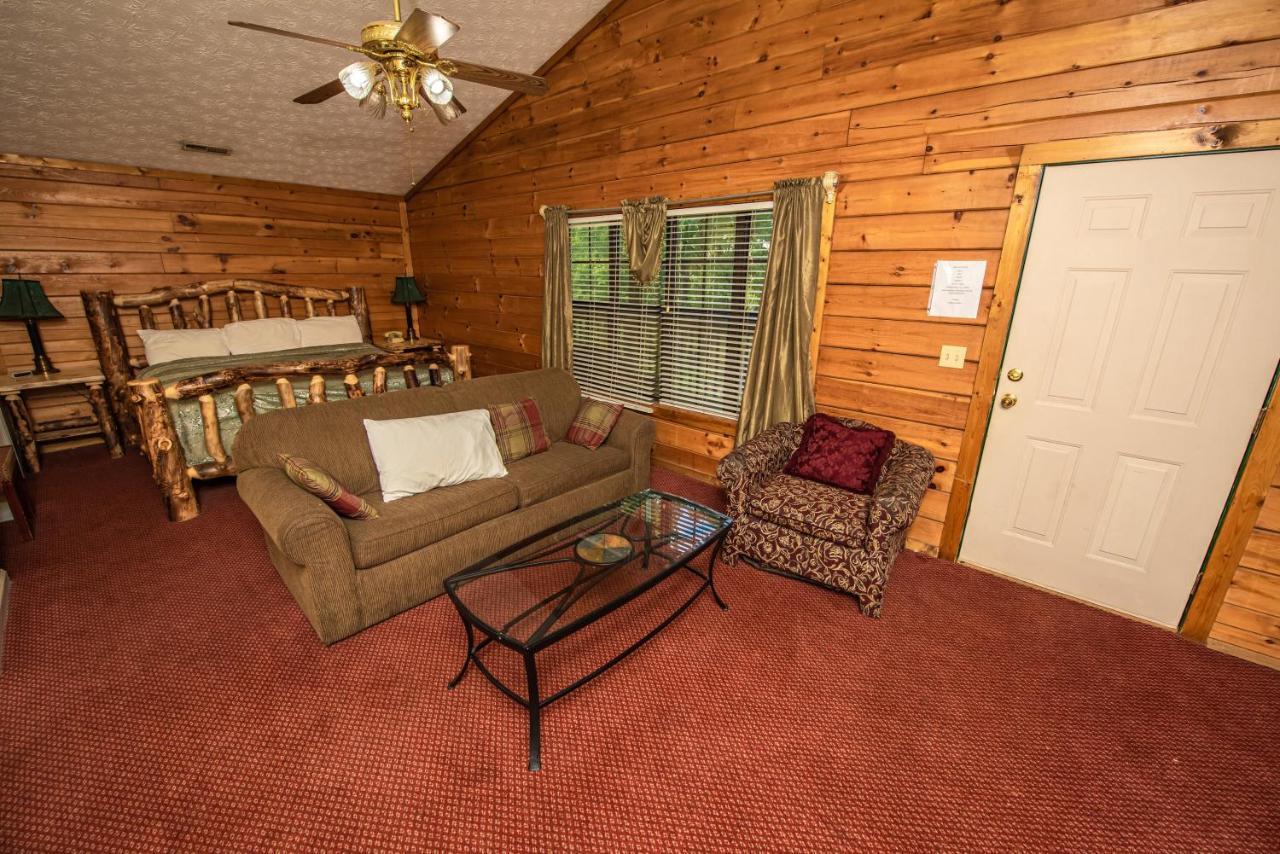 Cabin Close To Parkway Rd With River View Pigeon Forge Ngoại thất bức ảnh
