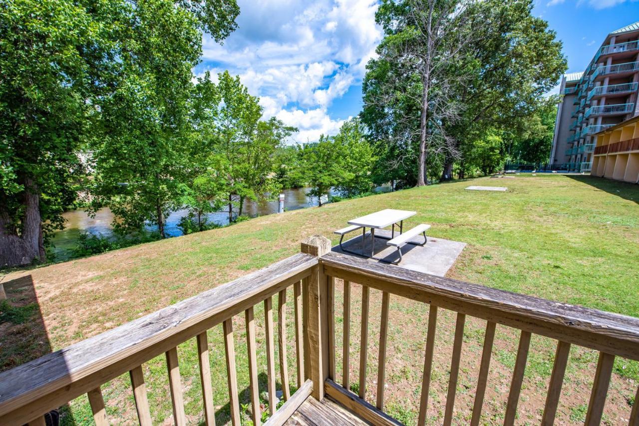 Cabin Close To Parkway Rd With River View Pigeon Forge Ngoại thất bức ảnh