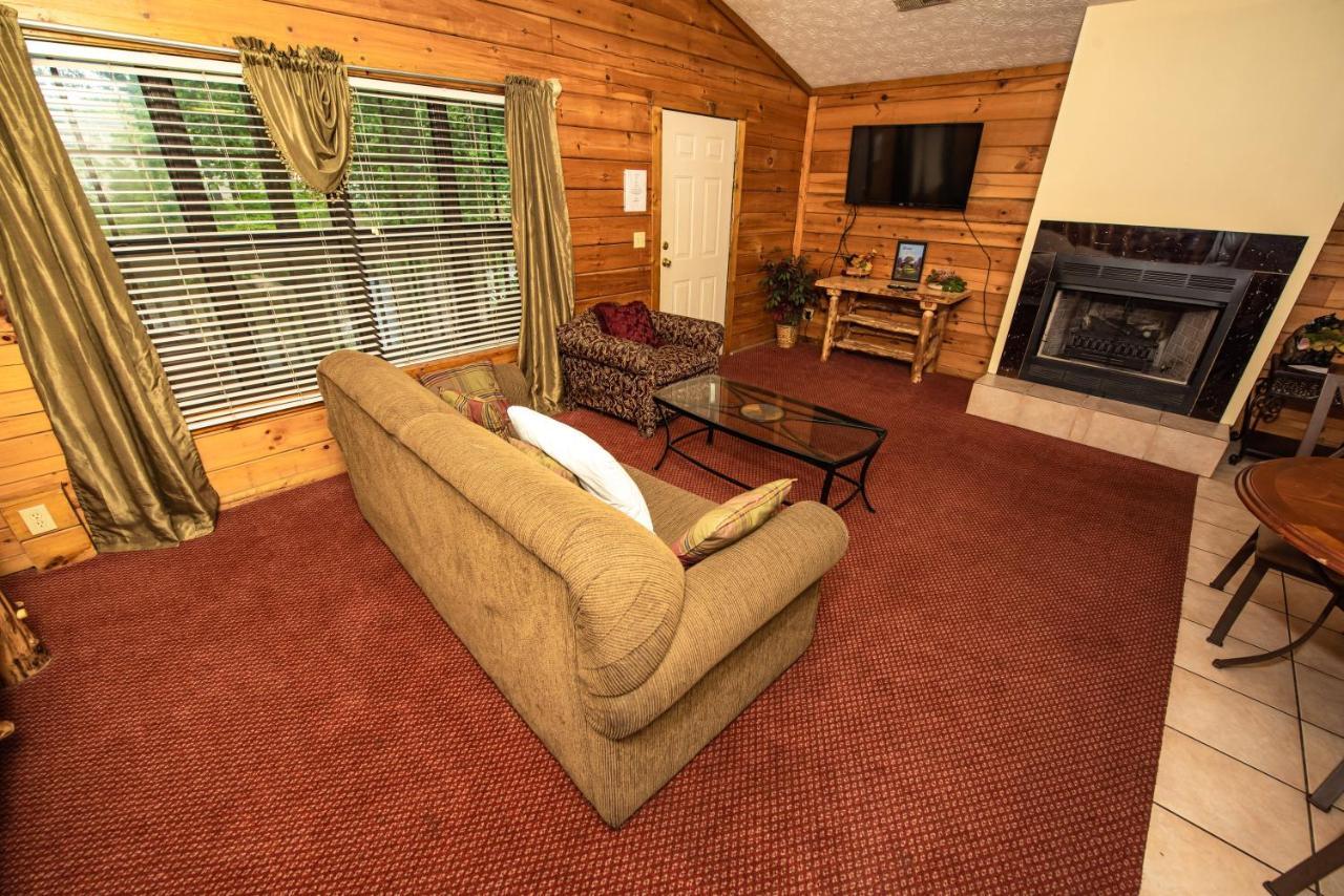 Cabin Close To Parkway Rd With River View Pigeon Forge Ngoại thất bức ảnh